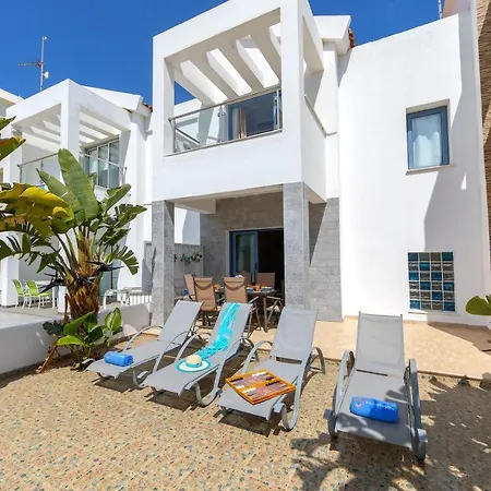 Nora Villa Protaras