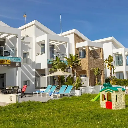 Nora * Protaras