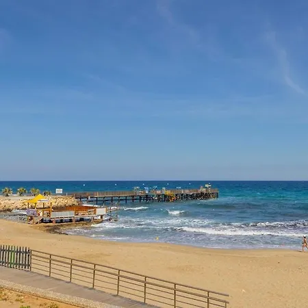Nora * Protaras