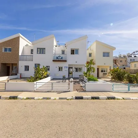 Nora Villa Protaras