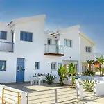 Nora * Protaras